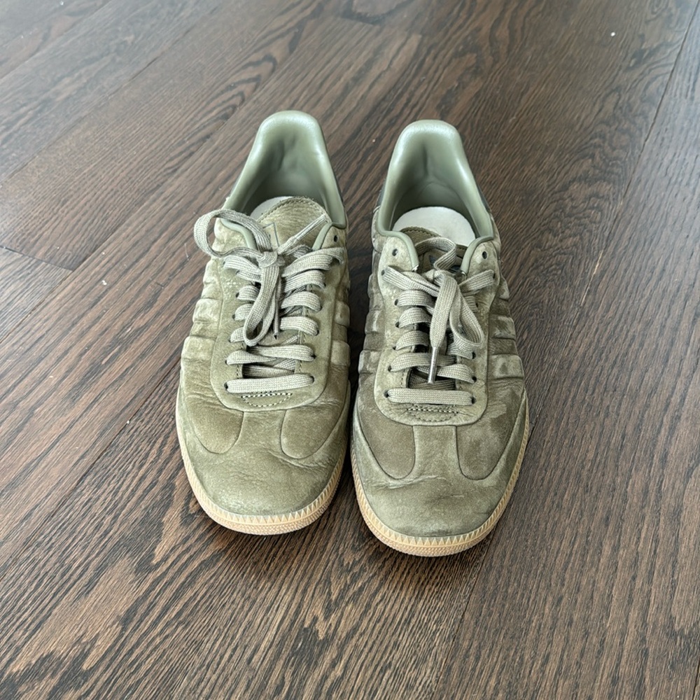 Adidas Samba (Size 9)